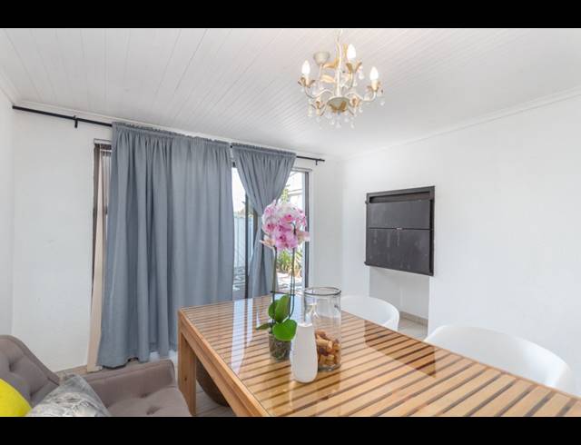 2 BEDROOM HOUSE RENTED IN SUNNINGDALE